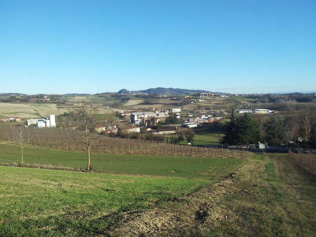 Montiglio B&B Vigneto Pardom מראה חיצוני תמונה